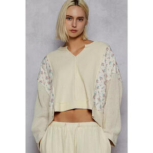 POL Mix Thermal Floral Pattern Quilted Knit Cropped Top with Raw Edge Detail